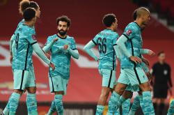 包含足协杯最新形势：新疆男篮高居榜首，利物浦强势追赶，冠军归属成迷的词条